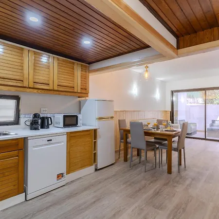 #400 Oasis 1br & Pool شقة *